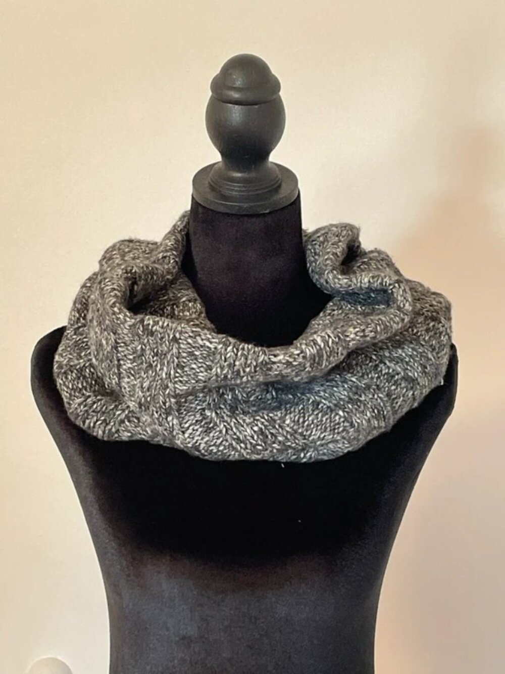 GAP Women's Gray Scarf Snood